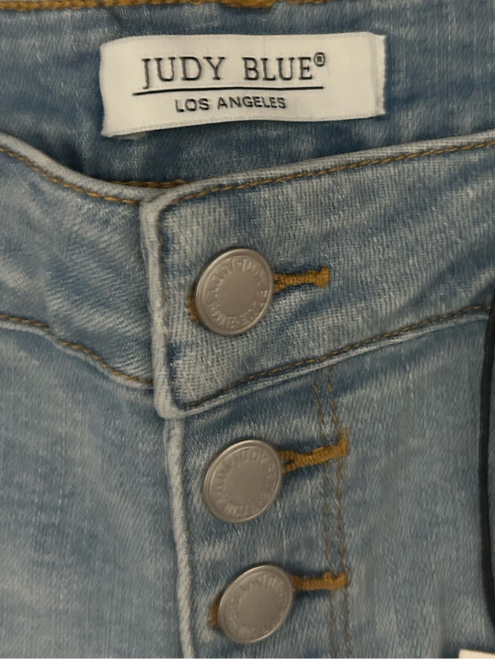 Nwt Judy Blue High Rise 5-Button Fly Distressed Denim Shorts Size Xl — image 4 of 5